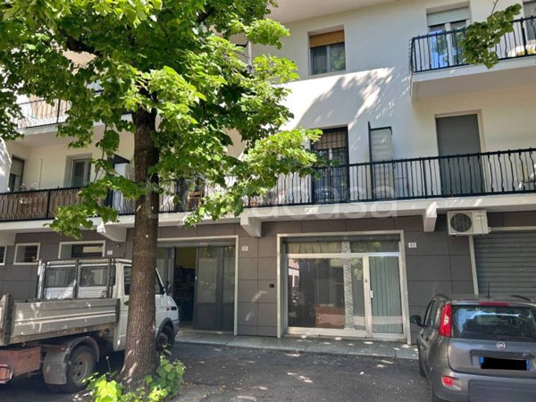 negozio in vendita a Modena in zona Sant'Agnese
