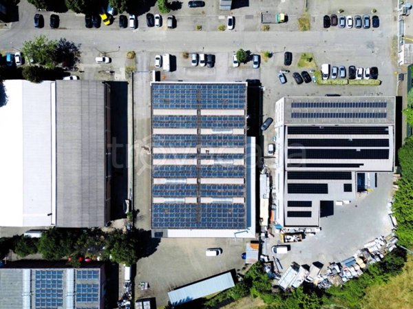 locale commerciale in vendita a Modena