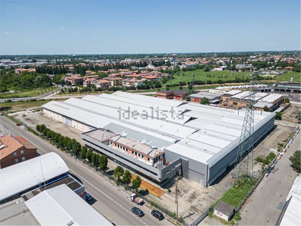 capannone in vendita a Modena