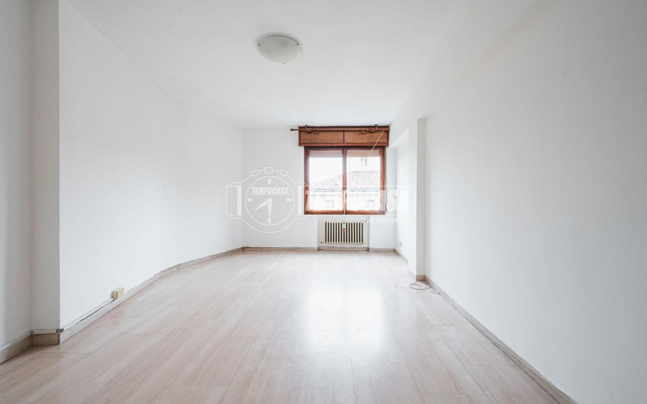 appartamento in vendita a Modena in zona Centro Storico