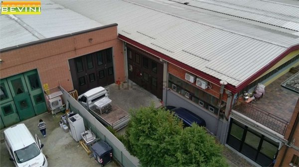 ufficio in vendita a Modena in zona Crocetta