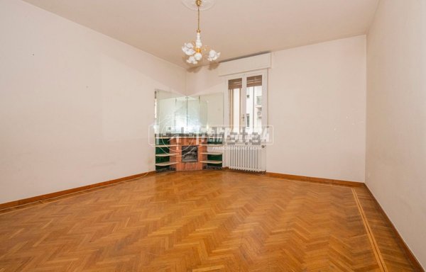 appartamento in vendita a Modena in zona Crocetta