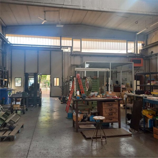 capannone in vendita a Modena