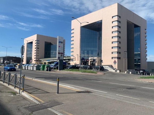 ufficio in vendita a Modena in zona San Lazzaro / Modena Est