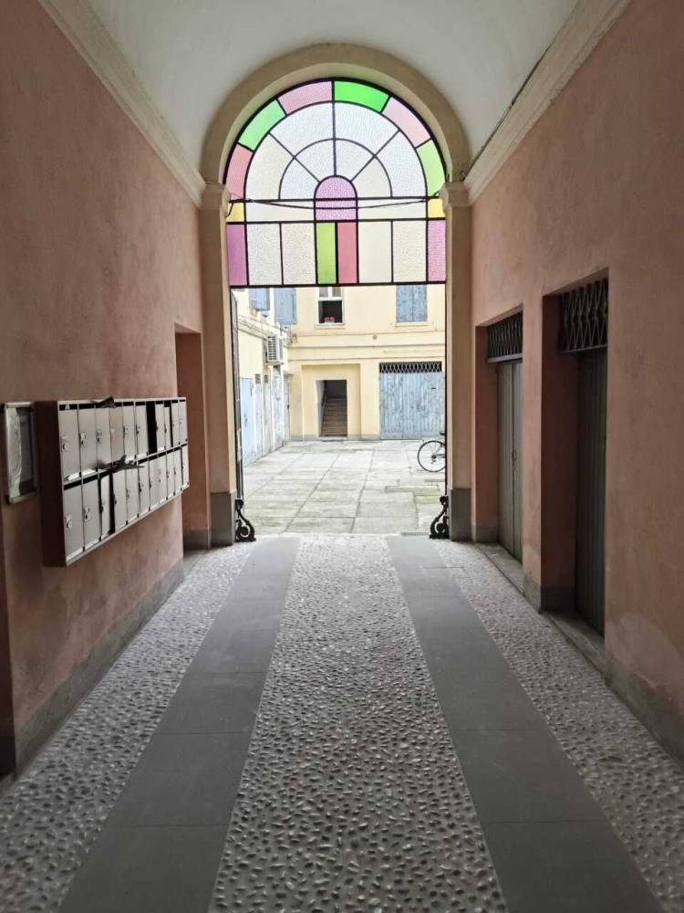 locale di sgombero in vendita a Modena in zona Centro Storico