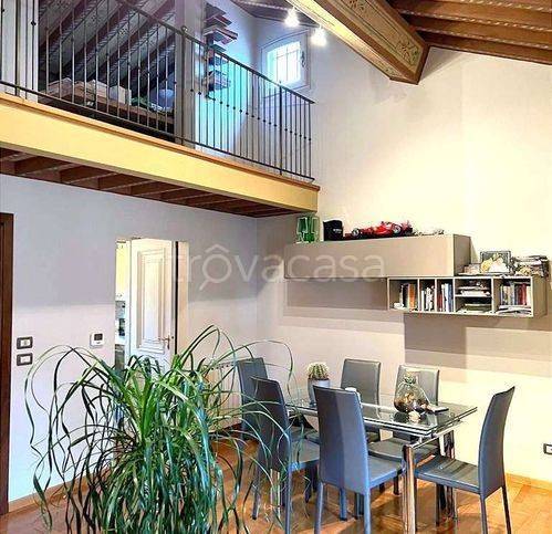 appartamento in vendita a Modena in zona Centro Storico