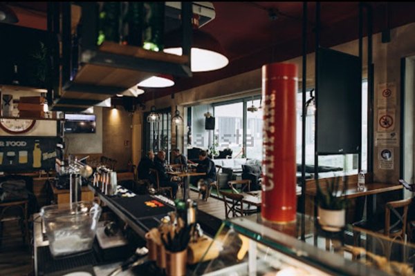 negozio in vendita a Modena in zona Crocetta