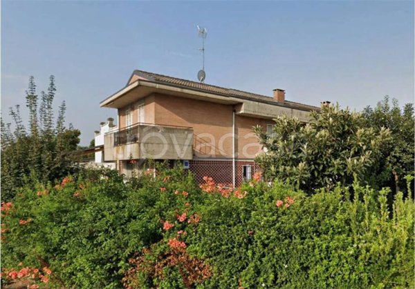 appartamento in vendita a Modena in zona Madonnina / Quattro Ville