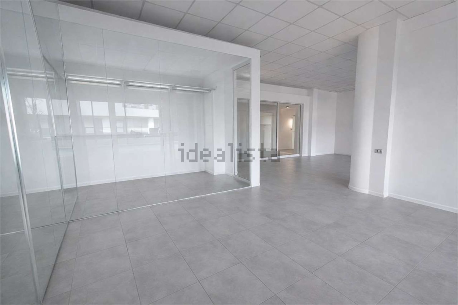 negozio in vendita a Modena