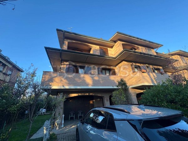 casa indipendente in vendita a Modena in zona Baggiovara