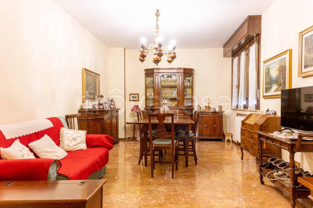 appartamento in vendita a Modena