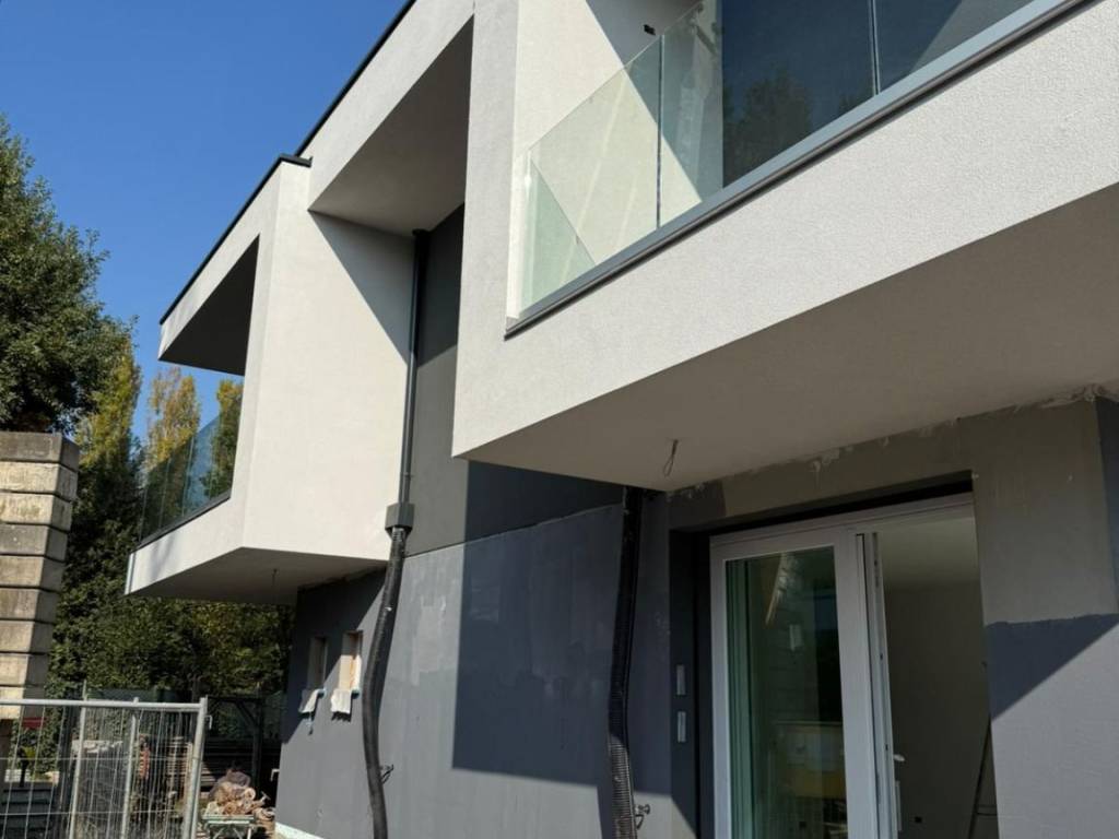 casa indipendente in vendita a Modena in zona San Faustino