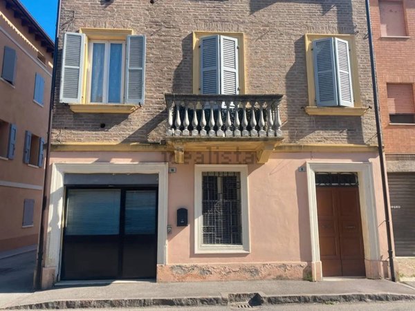 ufficio in vendita a Modena in zona Crocetta