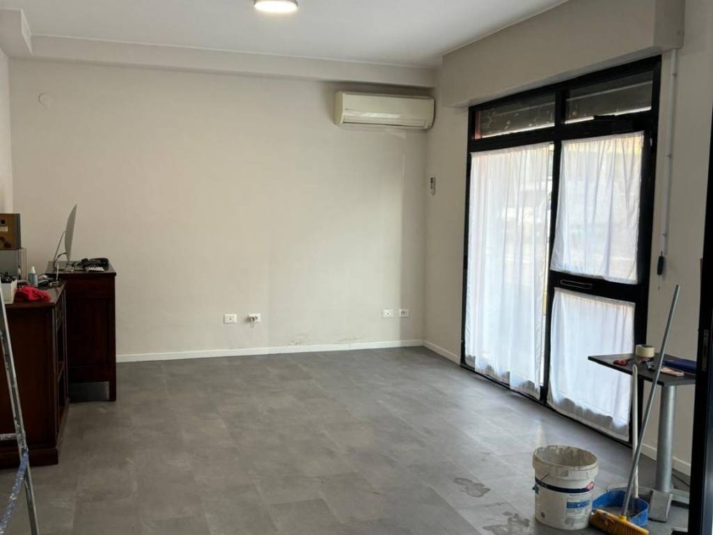 ufficio in vendita a Modena in zona Vaciglio