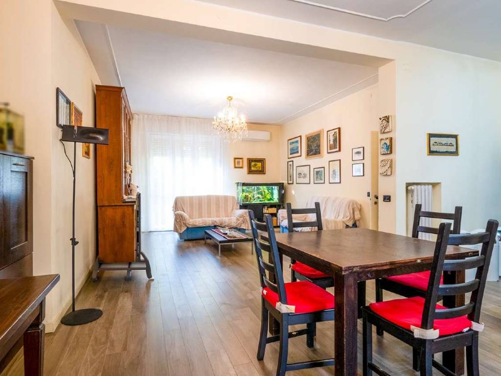 appartamento in vendita a Modena in zona Amendola