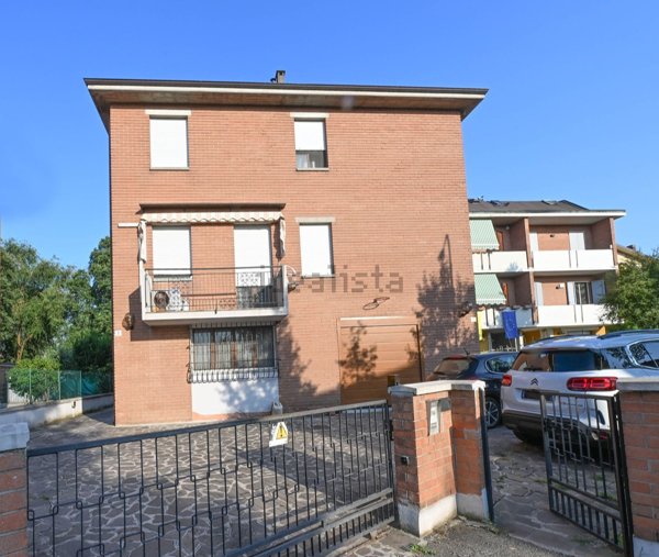 casa indipendente in vendita a Modena in zona Baggiovara