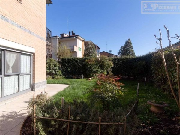 casa indipendente in vendita a Modena in zona Cittanova