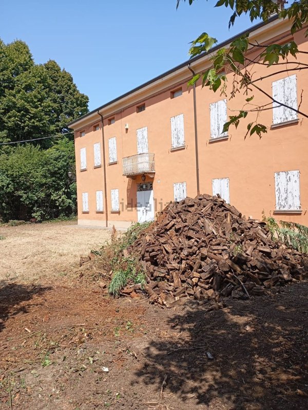 casa indipendente in vendita a Modena in zona Madonnina / Quattro Ville