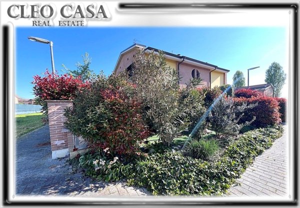 casa indipendente in vendita a Modena in zona Centro Storico