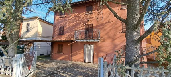 casa indipendente in vendita a Modena in zona Portile