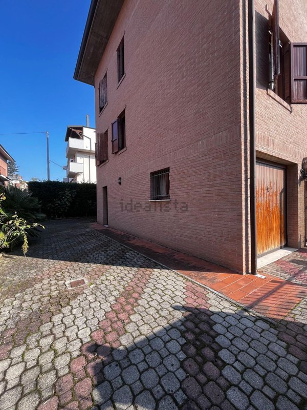 casa indipendente in vendita a Modena in zona Crocetta