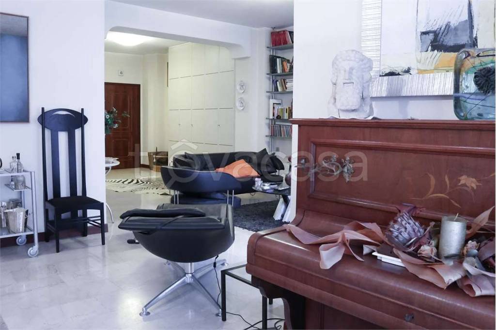 appartamento in vendita a Modena in zona Centro Storico