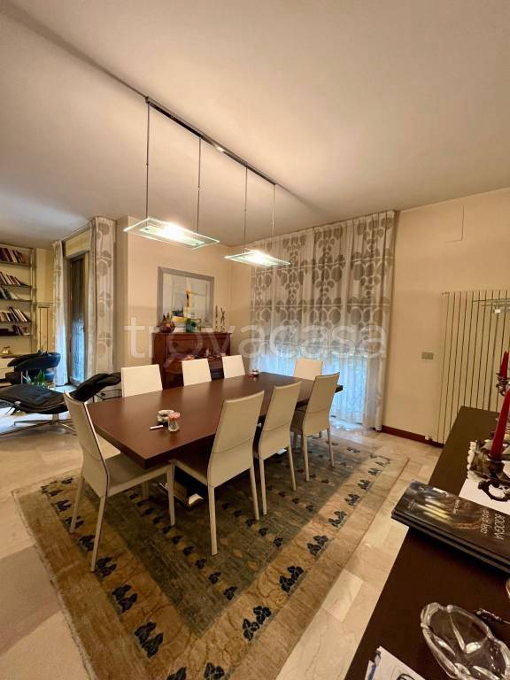 appartamento in vendita a Modena in zona Centro Storico