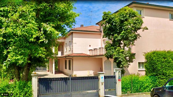 casa indipendente in vendita a Modena in zona Ganaceto