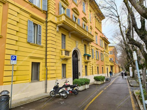 appartamento in vendita a Modena in zona Centro Storico