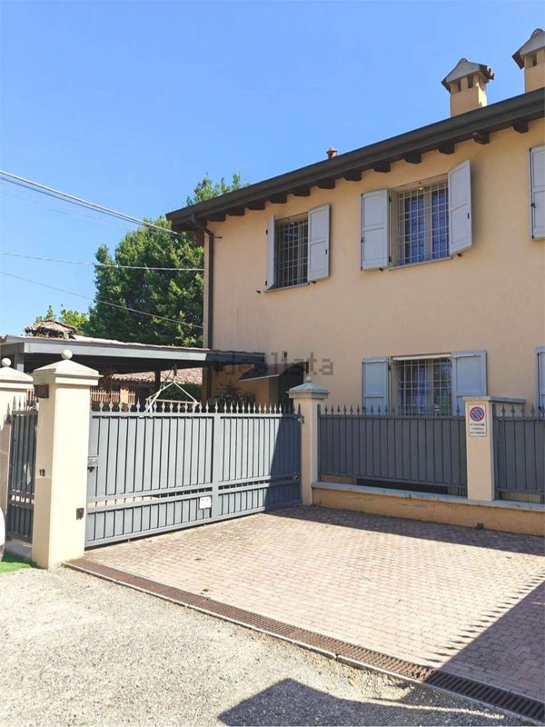 casa indipendente in vendita a Modena in zona San Damaso