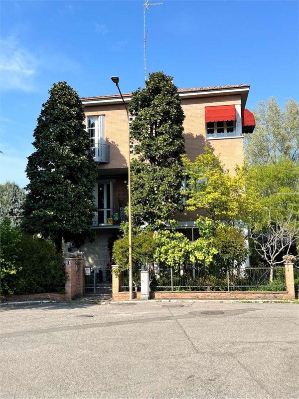 casa indipendente in vendita a Modena in zona San Lazzaro / Modena Est