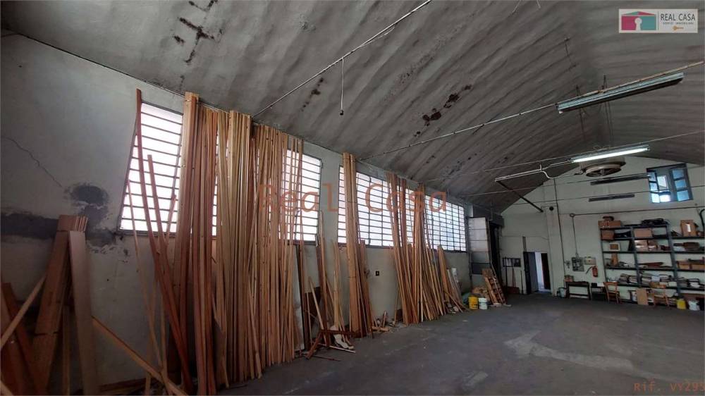 capannone in vendita a Modena in zona Crocetta