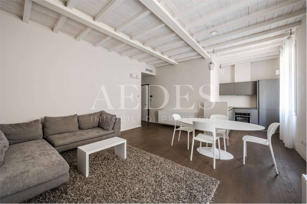 appartamento in vendita a Modena in zona Centro Storico