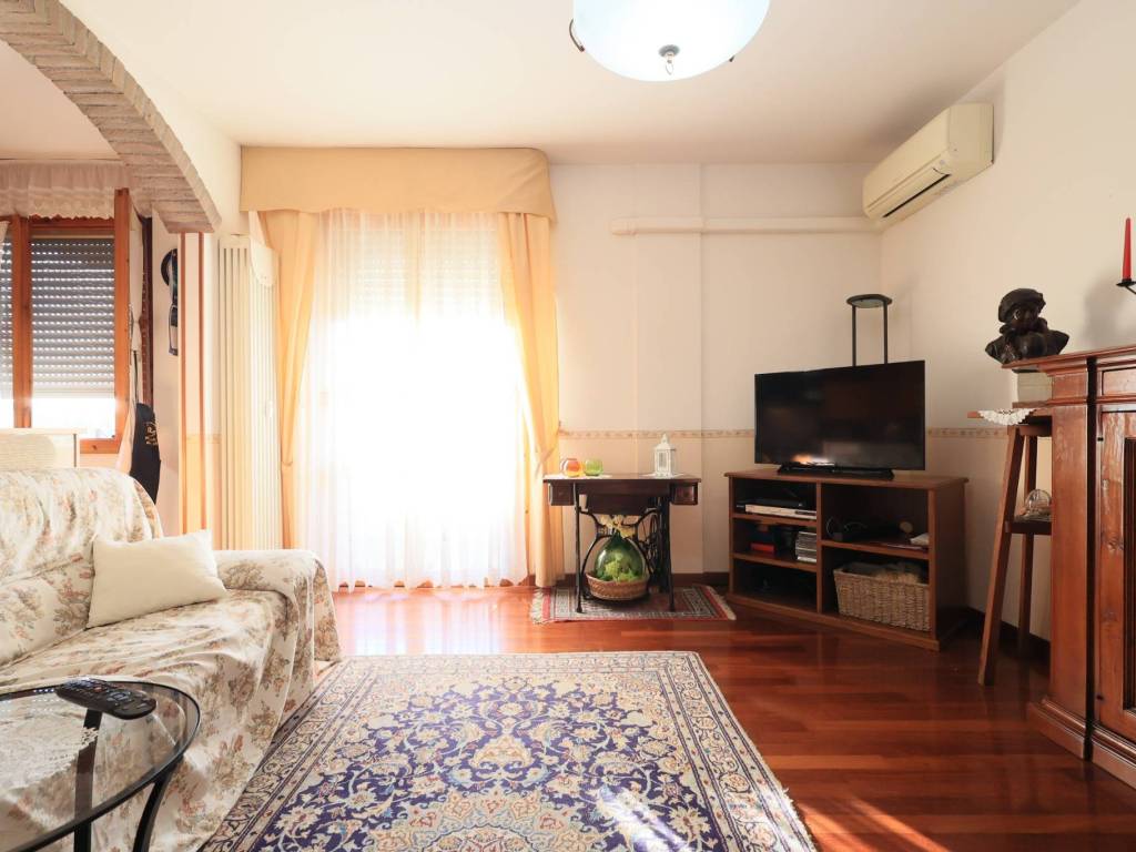 appartamento in vendita a Modena in zona San Lazzaro / Modena Est