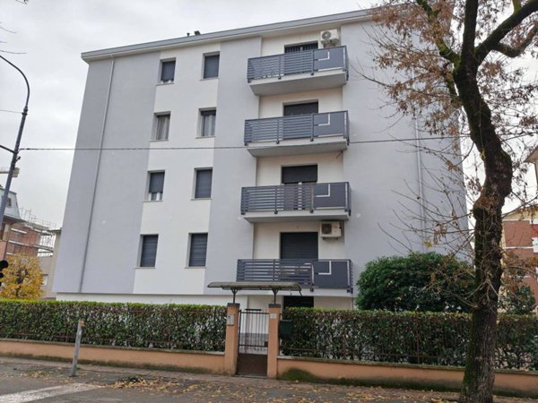 appartamento in vendita a Modena in zona Crocetta