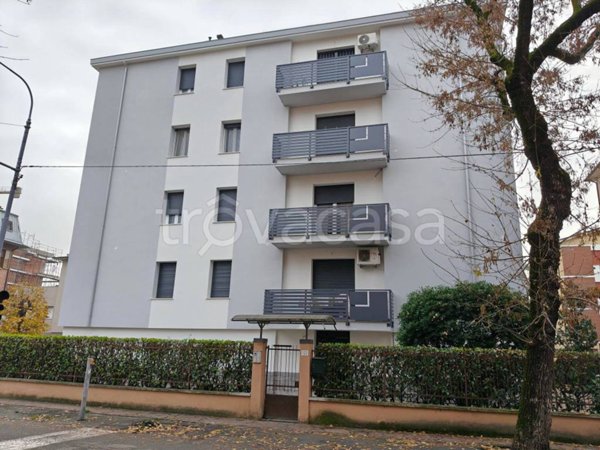 appartamento in vendita a Modena in zona Crocetta