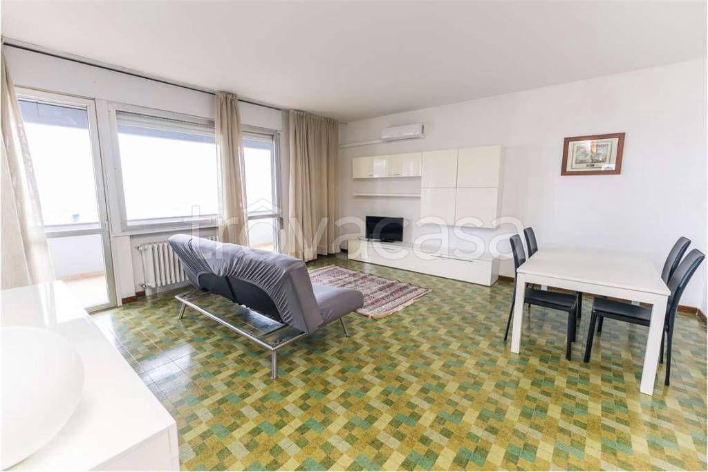 appartamento in vendita a Modena in zona San Faustino