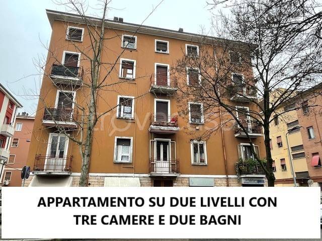 appartamento in vendita a Modena in zona Amendola