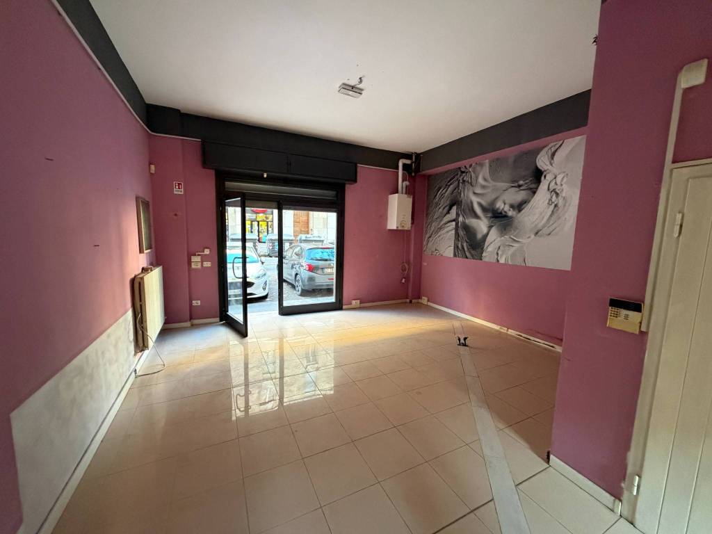 negozio in vendita a Modena in zona Crocetta