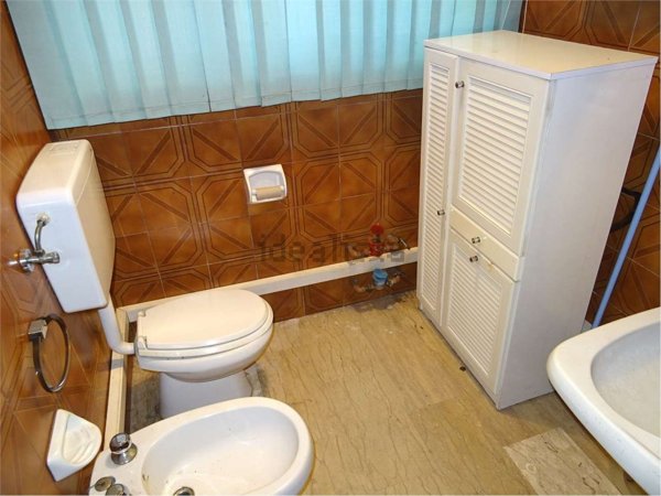 ufficio in vendita a Modena in zona Crocetta