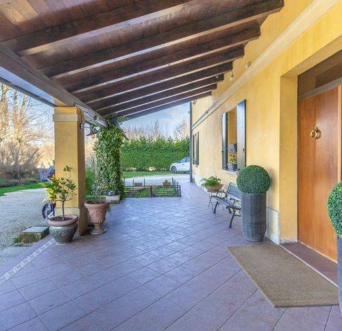 casa indipendente in vendita a Modena in zona Vaciglio