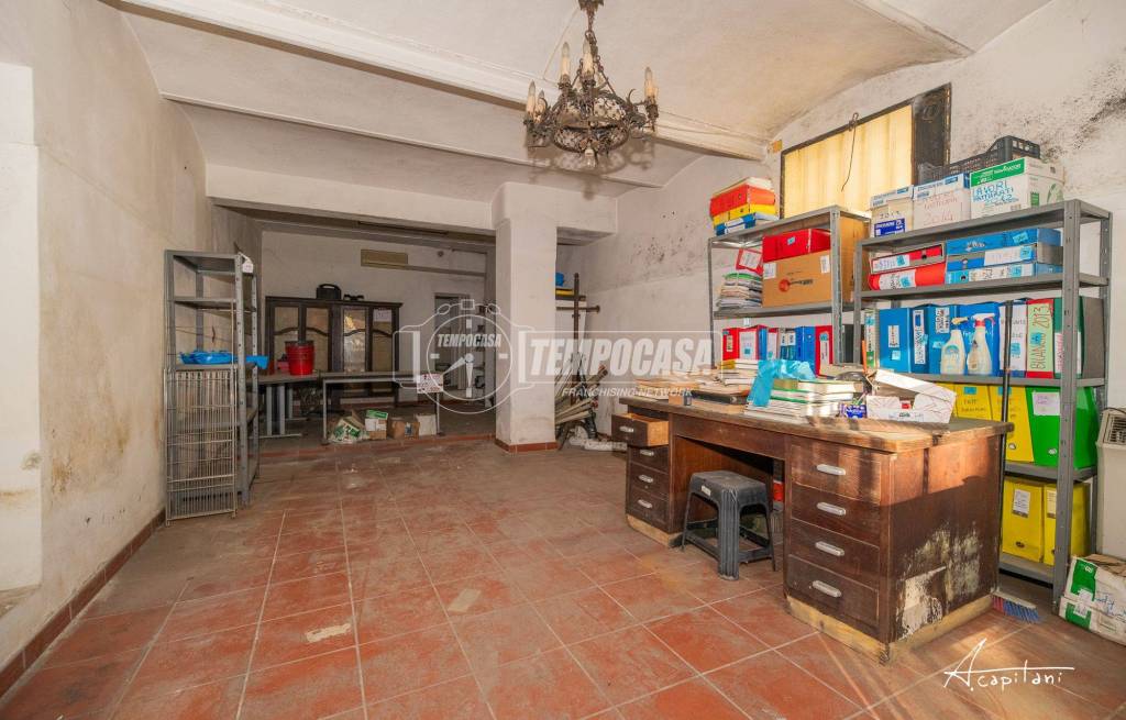 negozio in vendita a Modena in zona San Cataldo