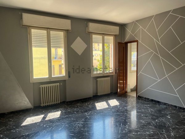 casa indipendente in vendita a Modena in zona Amendola