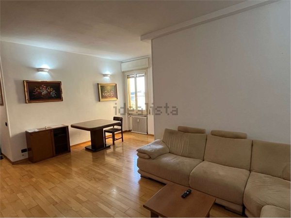 appartamento in vendita a Modena in zona Amendola