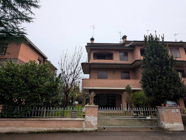 casa indipendente in vendita a Modena in zona Baggiovara