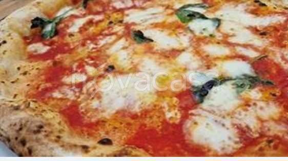 negozio in vendita a Modena in zona Centro Storico