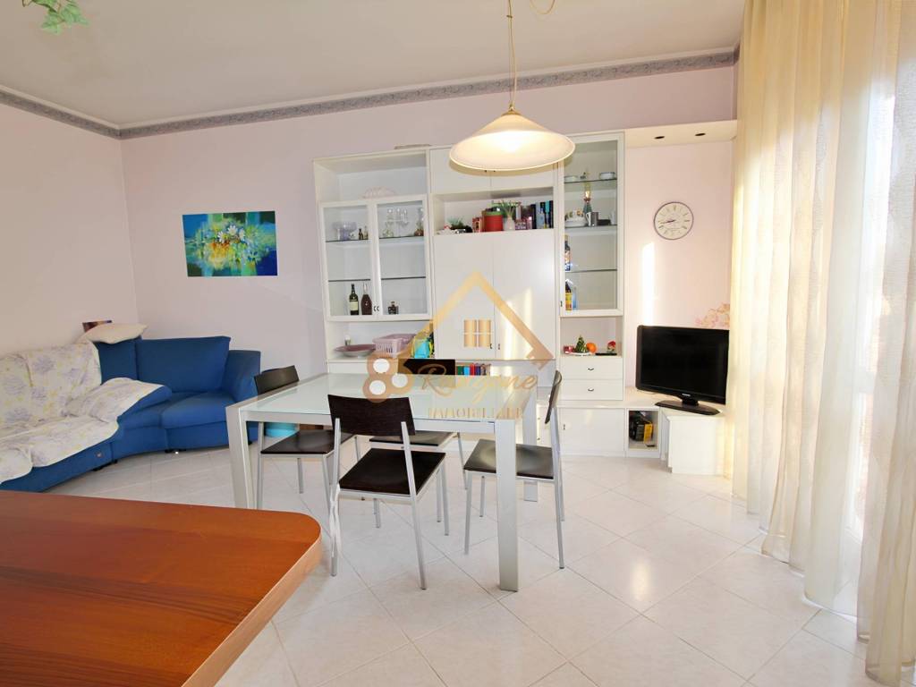 appartamento in vendita a Modena in zona San Lazzaro / Modena Est