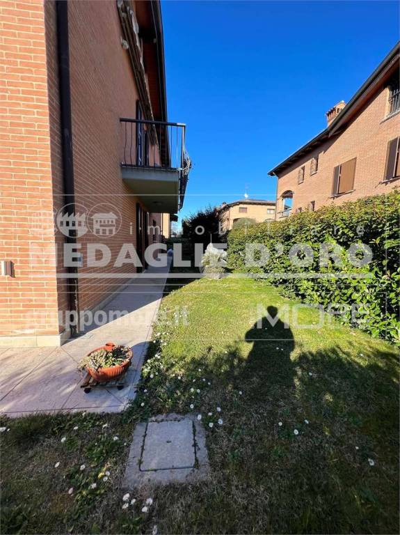 casa indipendente in vendita a Modena in zona Madonnina / Quattro Ville