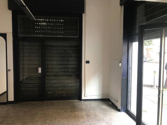 negozio in vendita a Modena in zona San Lazzaro / Modena Est