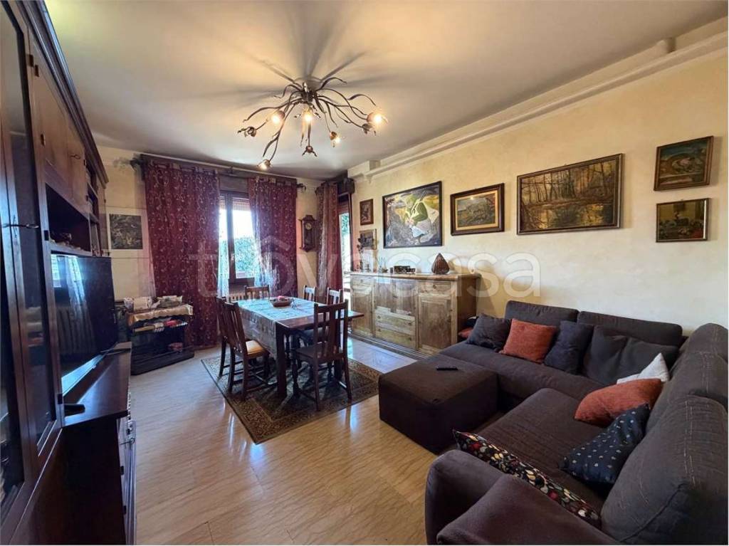 appartamento in vendita a Modena in zona Amendola